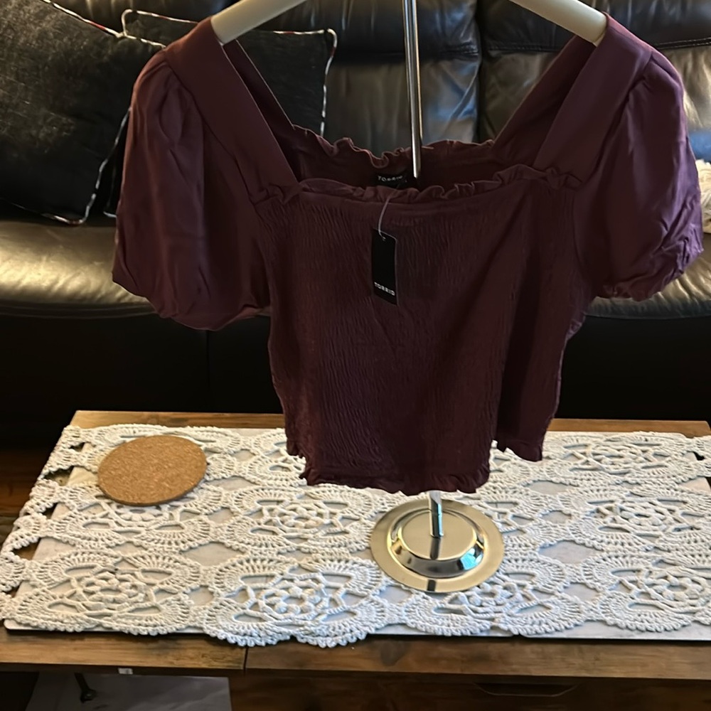 NWT Woman’s puffy sleeve crop top